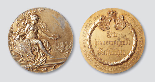 1897年德国莱比锡展览会银质镀金纪念章