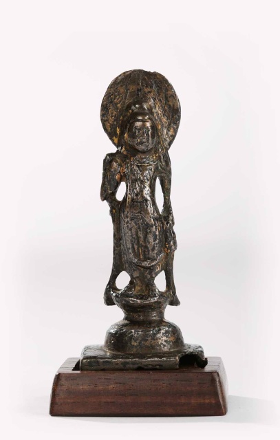 装裱形式：西藏 6-7世纪释迦牟尼