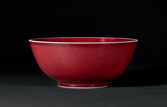  清康熙/雍正 霁红釉碗