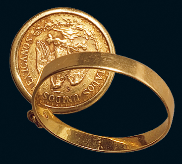 1945年墨西哥五元金币加镶18K金戒指一枚，极美品