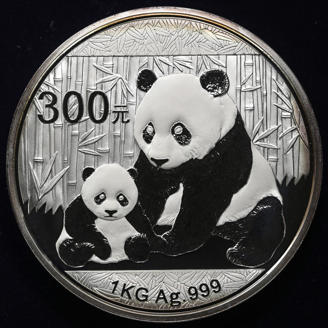 2012年熊猫纪念银币1盎司 完未流通