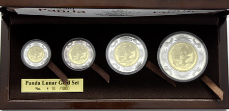 2005年熊猫纪念金币一组四枚 完未流通