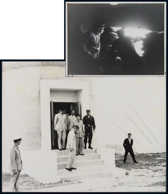P 1958年蒋介石巡视金门炮兵阵地照片一张