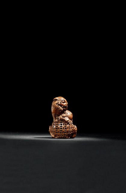 清中期 竹根雕五狮戏绣球