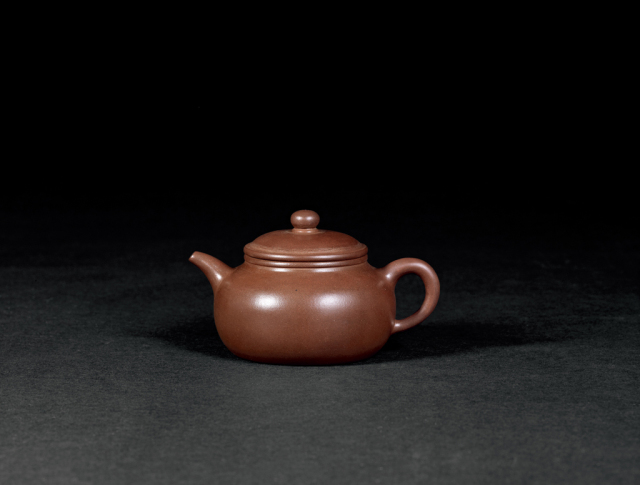 1909年 陶斋款范迪恩制紫砂小圆壶