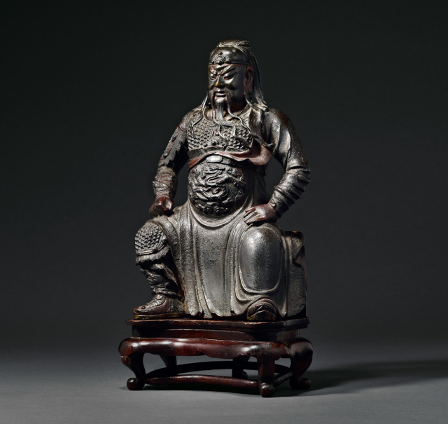  明中期 铜彩绘关公坐像
