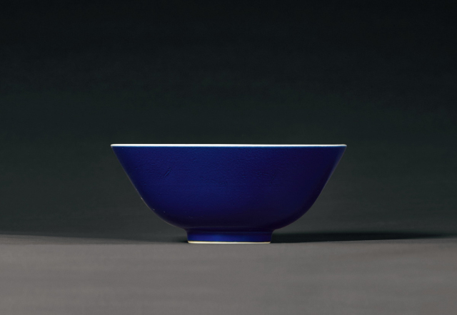 清雍正 霁蓝釉碗