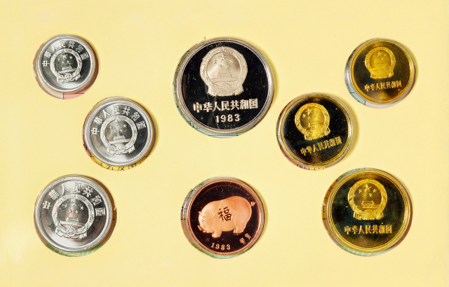 1983年套装精制流通硬币全套8枚