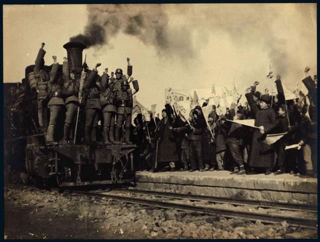 1939年太原群众欢送国军北上抗日新闻照片