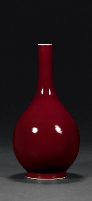 清雍正 霁红釉胆瓶