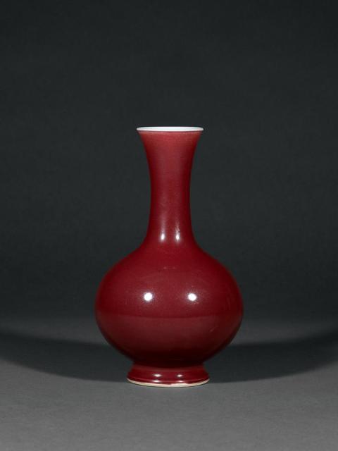 清乾隆 霁红釉赏瓶