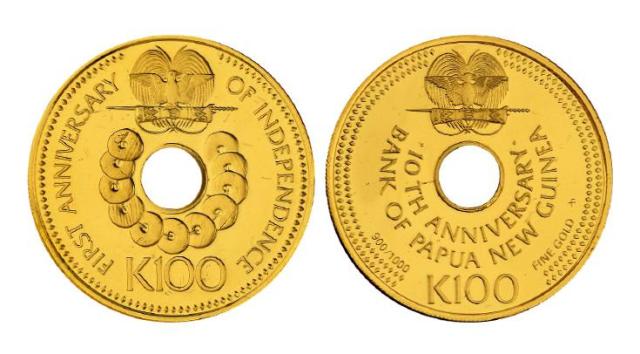 1976年巴布亚新几内亚独立一周年纪念、1983年巴布亚新几内亚国家中央银行创立十周年纪念100基纳金币各一枚